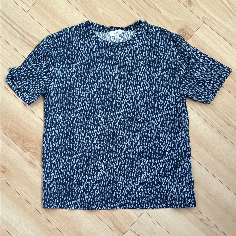 M&S Sz US8 Women's Short Sleeve Navy and White Patterned Tee